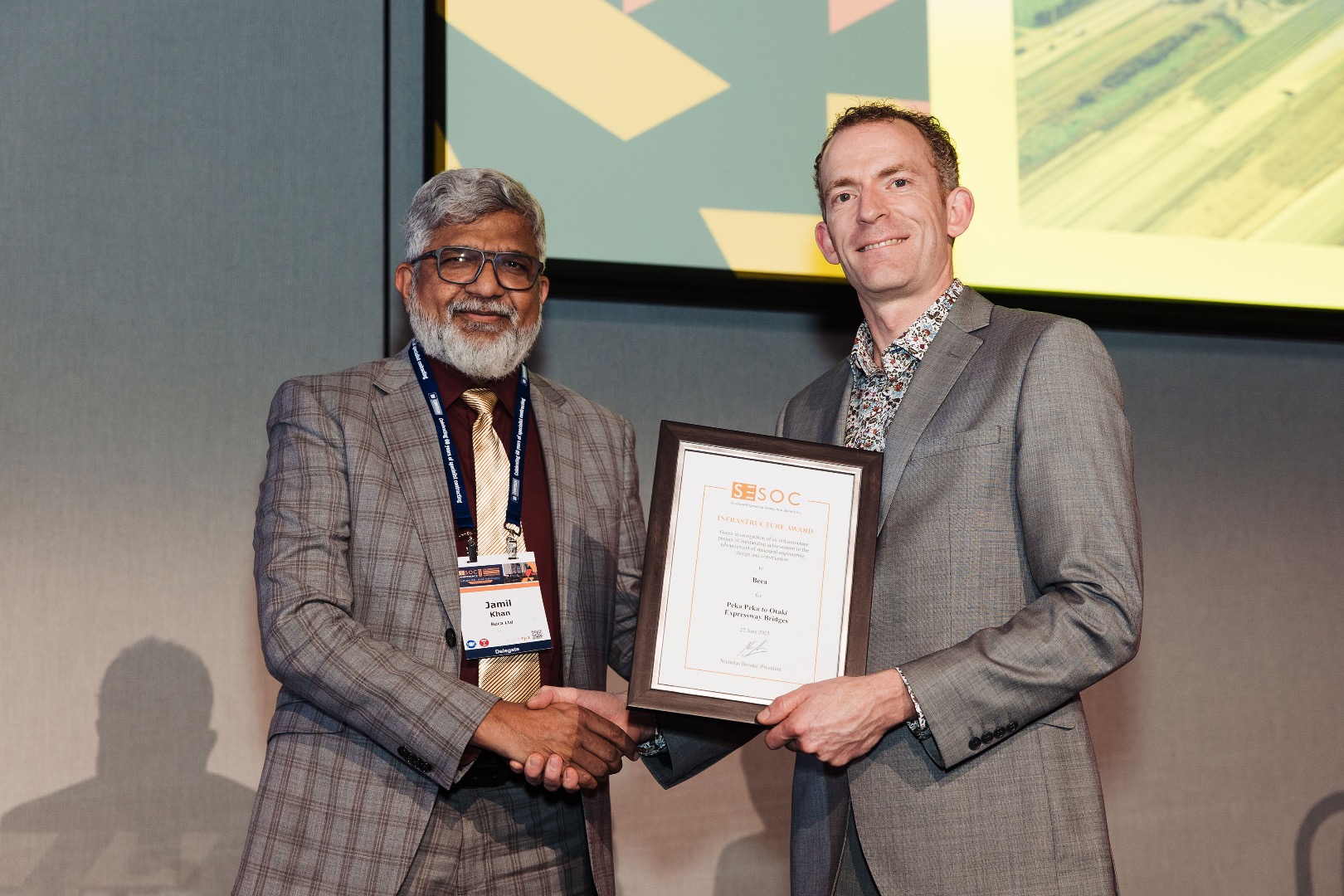 Jamil Khan (Beca Technical Director – Structural Engineering) receives the Infrastructure Award at the 2023 Structural Engineering Excellence Awards for Peka Peka to Ōtaki Expressway Project Bridges.
